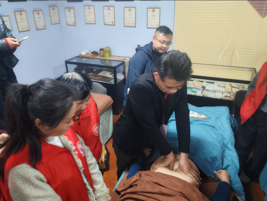 名师手把手带教！丛桂草堂疼痛馆硬核实操授课，练就过硬康养真功夫