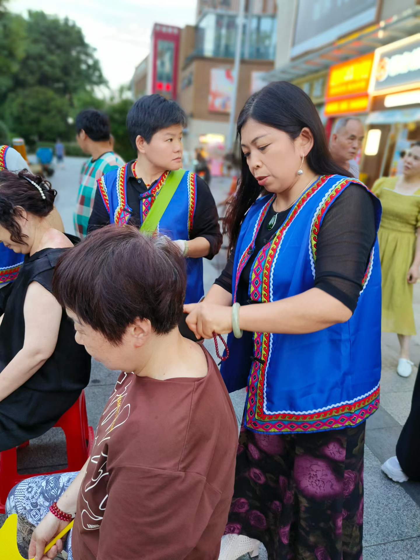 非遗技术落地实操，密训成果街头现场检验