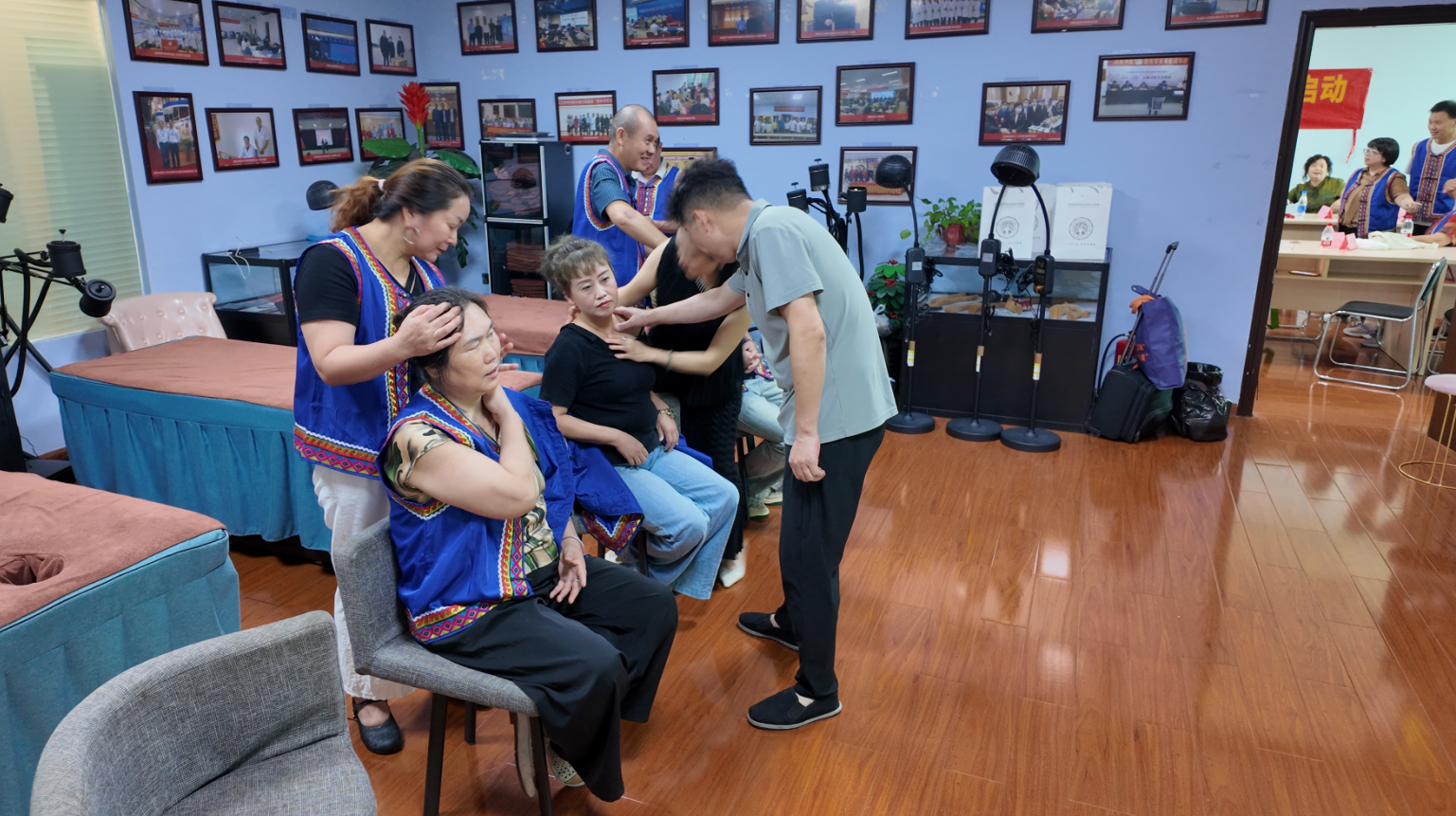 把实操放在第一位，湖南康养培训学校的日常课堂是什么样